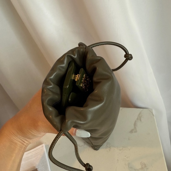 ✨ Brand New Loewe Sunglasses ✨ - Picture 8 of 10